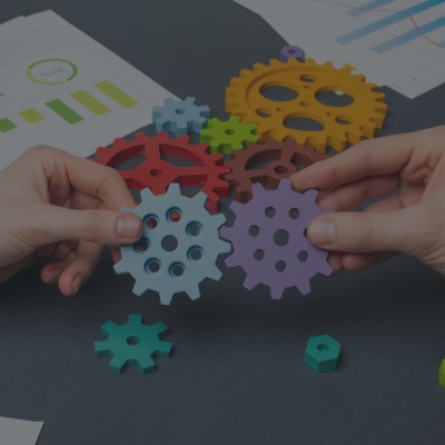 Сильная, слаженная команда внедрения. С нами все заработает как часы Сильная, слаженная команда внедрения. С нами все заработает как часы